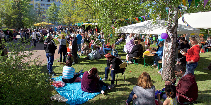 Gartenfest im LISA bei schönstem Wetter mit viel Publikum  ©JenaKultur, T. Peißker